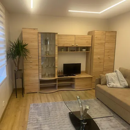 Cozy In Heart Of Old Town